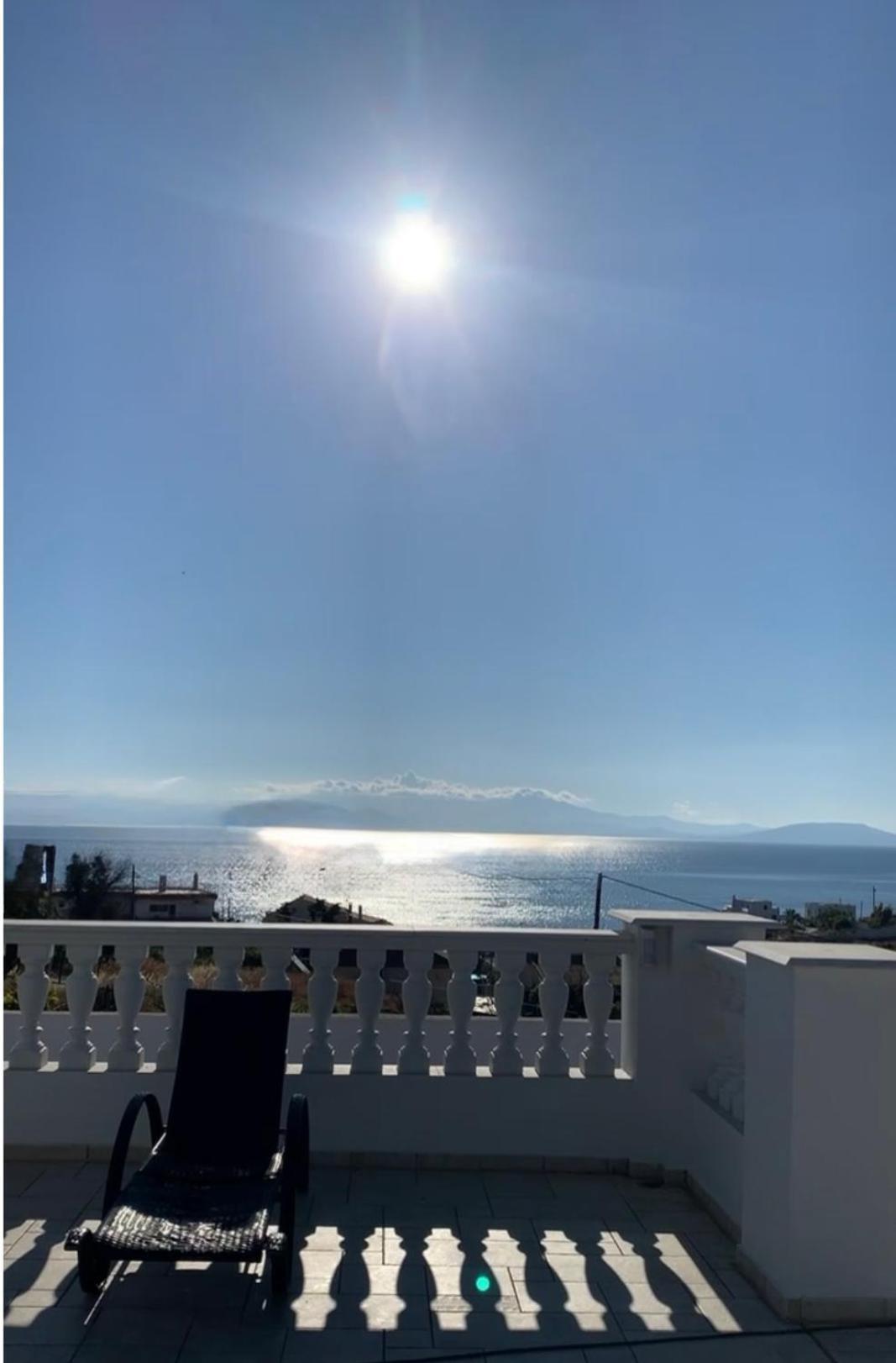 The White House Beach Villa Rafina  Exterior photo